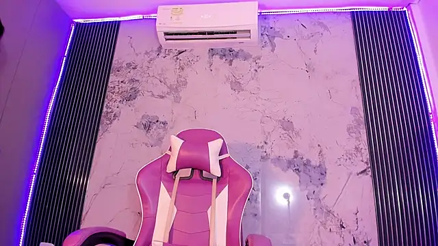 Mia Duarte1 online show from 10-21-25, 07:35