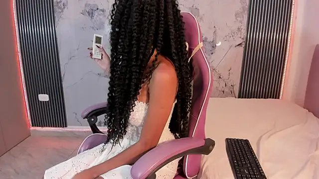Snapshot of Mia_Duarte1 chatting on 04-23-26, 03:13 Mia Duarte1 online show from 04-23-26, 03:13