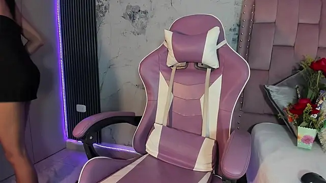 Mia Duarte1 online show from 09-20-25, 07:30