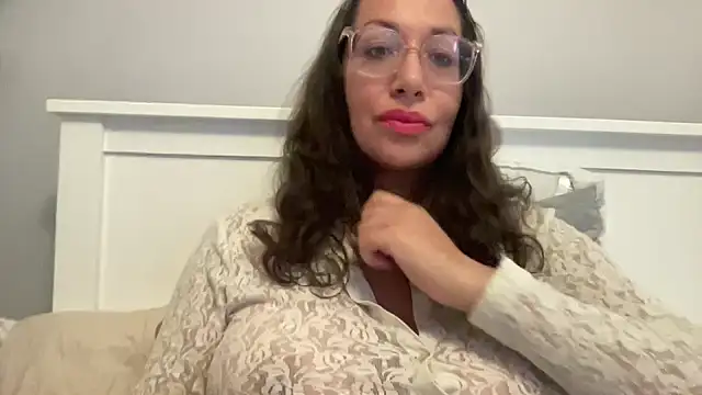 RosaFreya online show from 05-27-26, 02:57
