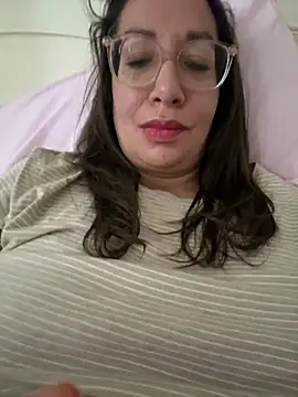RosaFreya online show from 06-15-26, 07:41