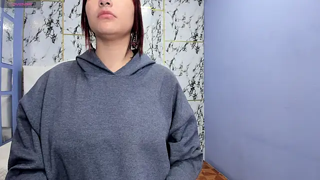 Itsuki N online show from 12-20-25, 01:25