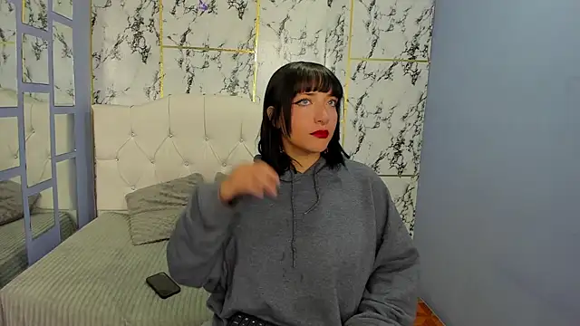 Itsuki N online show from 11-10-25, 01:38