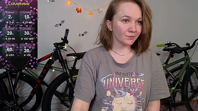 Snapshot of BellaMurrr chatting on 10-24-25, 05:39 BellaMurrr online show from 10-24-25, 05:39