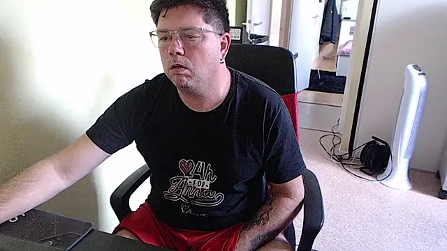 Snapshot of blueandwhite1 chatting on 10-22-25, 03:00 blueandwhite1 online show from 10-22-25, 03:00