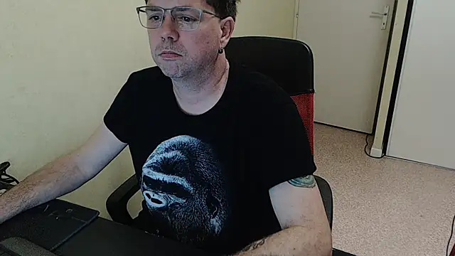 blueandwhite1 online show from 03-20-26, 10:33