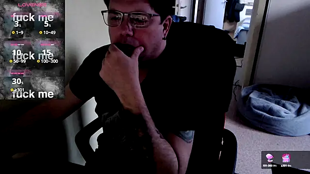 Snapshot of blueandwhite1 chatting on 03-03-25, 05:20 blueandwhite1 online show from 03-03-25, 05:20