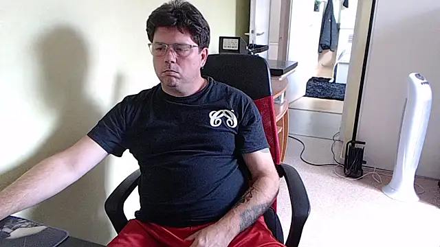 Snapshot of blueandwhite1 chatting on 09-09-25, 02:48 blueandwhite1 online show from 09-09-25, 02:48