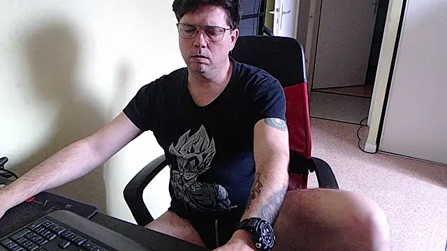 Snapshot of blueandwhite1 chatting on 02-20-26, 03:36 blueandwhite1 online show from 02-20-26, 03:36