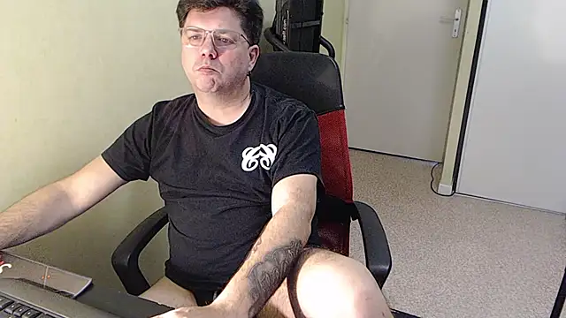 Snapshot of blueandwhite1 chatting on 01-31-26, 10:19 blueandwhite1 online show from 01-31-26, 10:19