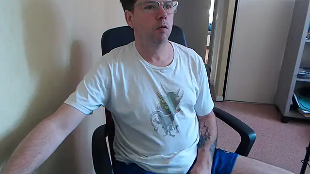 blueandwhite1 online show from 06-17-26, 06:57