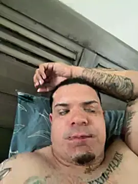 YadielPublic online show from 02-21-26, 02:30