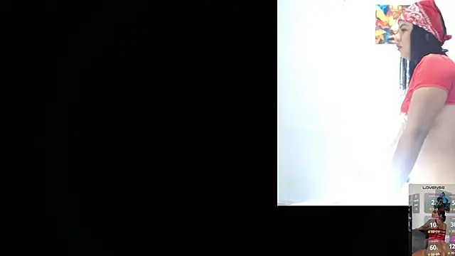 Emily Thompson33 online show from 11-12-25, 03:43