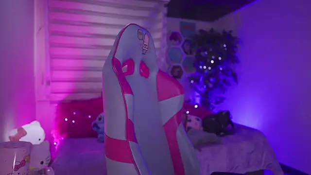  chloe moons  online show from 11-05-25, 09:40