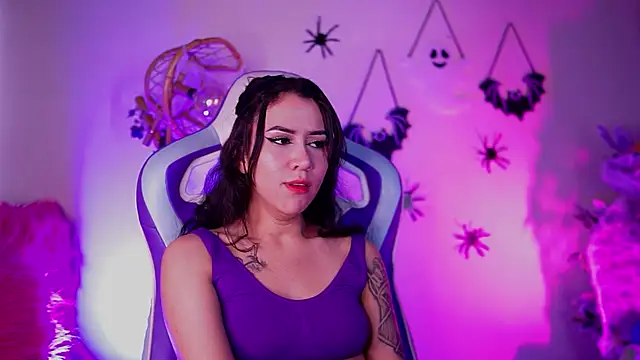  chloe moons  online show from 10-20-25, 09:26