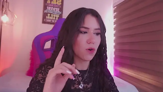 Snapshot of _chloe_moons_ chatting on 02-09-26, 08:18 chloe moons online show from 02-09-26, 08:18