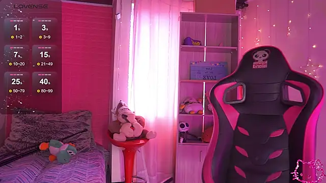 Snapshot of _chloe_moons_ chatting on 02-26-26, 09:04 chloe moons online show from 02-26-26, 09:04