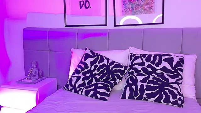 FranchescaVeleska online show from 11-19-25, 08:53