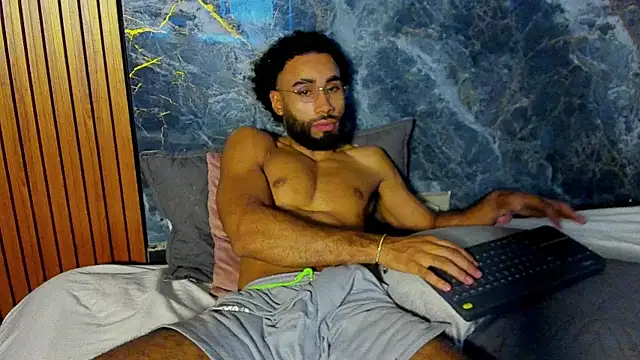 luca flame online show from 09-16-25, 08:21