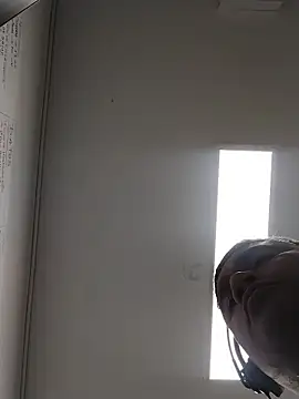 danigarci2307 online show from 12-17-25, 03:00