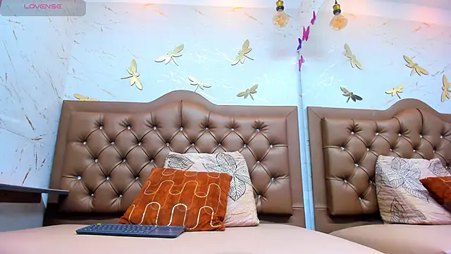 Zoe-Johnson  online show from 09-10-25, 09:36