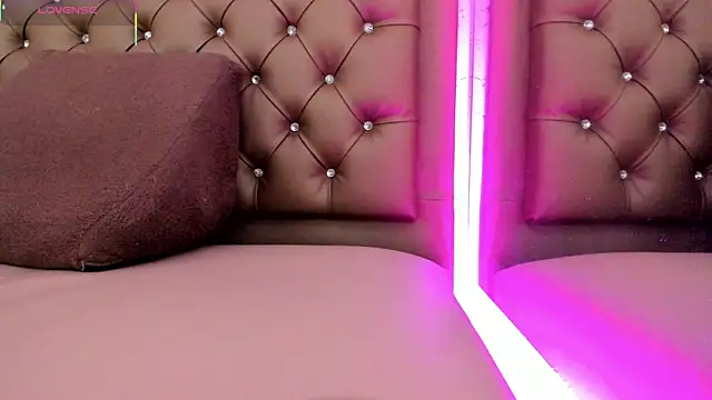 Zoe-Johnson  online show from 09-25-25, 09:32