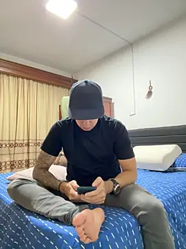 Snapshot of Jaguer2213 chatting on 09-20-25, 01:54 Jaguer2213 online show from 09-20-25, 01:54