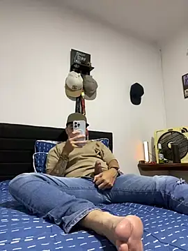 Snapshot of Jaguer2213 chatting on 11-01-25, 04:19 Jaguer2213 online show from 11-01-25, 04:19