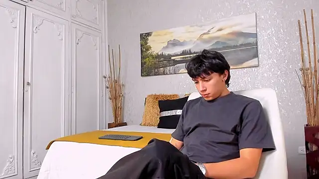 Tyler durten online show from 10-31-25, 03:03