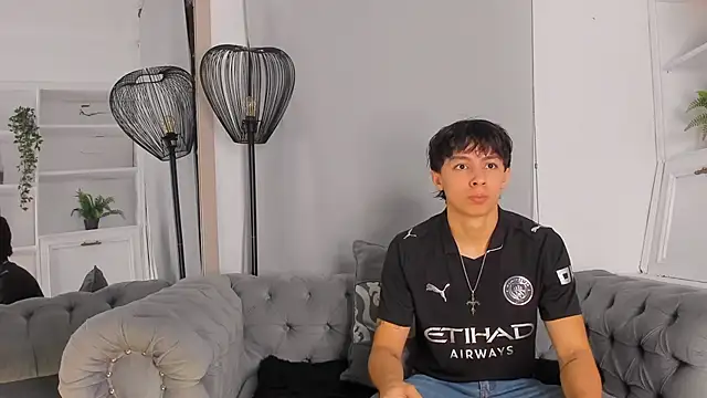 Tyler durten online show from 10-17-25, 02:59