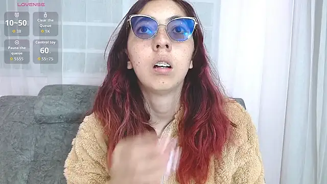 Snapshot of AnnieSparkle chatting on 07-17-26, 04:15 AnnieSparkle online show from 07-17-26, 04:15
