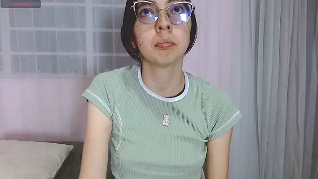 AnnieSparkle online show from 04-11-26, 12:07