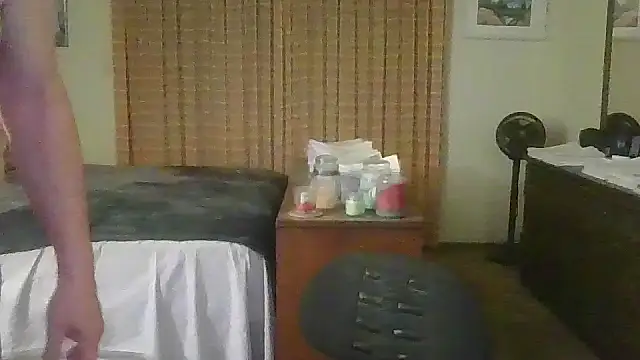 Snapshot of camminmichaellll chatting on 01-07-26, 01:43 camminmichaellll online show from 01-07-26, 01:43