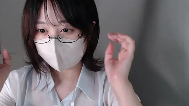 Snapshot of mi__san chatting on 10-03-25, 11:12 mi  san online show from 10-03-25, 11:12