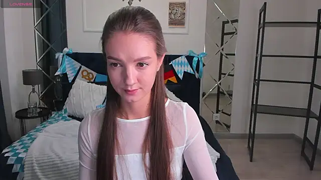 Snapshot of LoraSunnyy chatting on 09-28-25, 01:23 LoraSunnyy online show from 09-28-25, 01:23