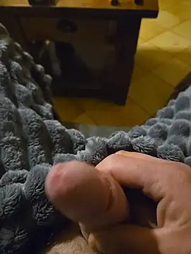 Snapshot of justeadeux chatting on 10-21-25, 02:22 justeadeux online show from 10-21-25, 02:22