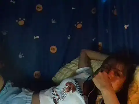 AnnewithanE online show from 11-21-25, 10:20