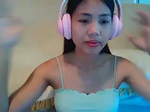 Snapshot of AnnewithanE chatting on 09-10-25, 03:16 AnnewithanE online show from 09-10-25, 03:16