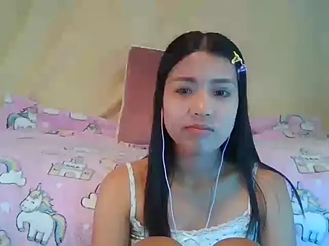 Snapshot of AnnewithanE chatting on 10-10-25, 03:29 AnnewithanE online show from 10-10-25, 03:29