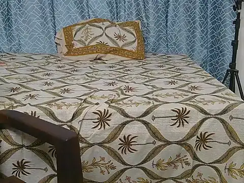 Its-ishikaa online show from 09-22-25, 04:51