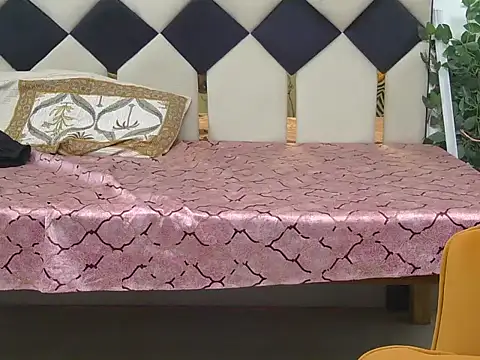 Its-ishikaa online show from 11-12-25, 04:05