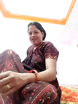 Snapshot of Sexi_savitri chatting on 10-17-25, 08:06 Sexi savitri online show from 10-17-25, 08:06