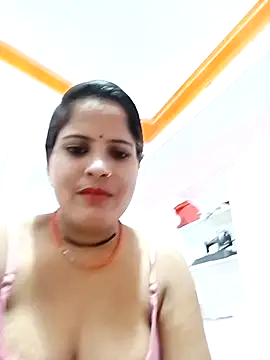 Snapshot of Sexi_savitri chatting on 09-12-25, 04:12 Sexi savitri online show from 09-12-25, 04:12