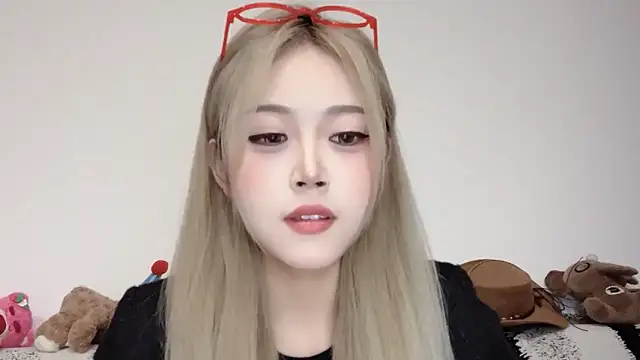 Snapshot of XingKongCOCO-107 chatting on 10-25-25, 11:53 XingKongCOCO-107 online show from 10-25-25, 11:53
