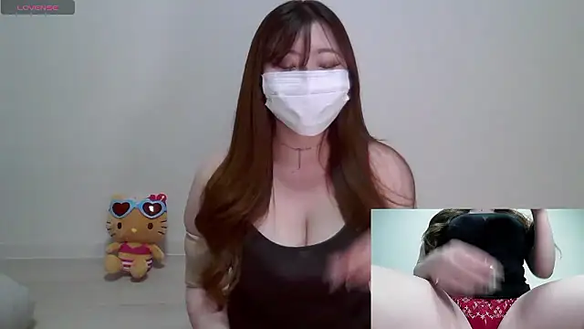 Snapshot of eri_0824 chatting on 10-08-25, 11:56 eri 0824 online show from 10-08-25, 11:56