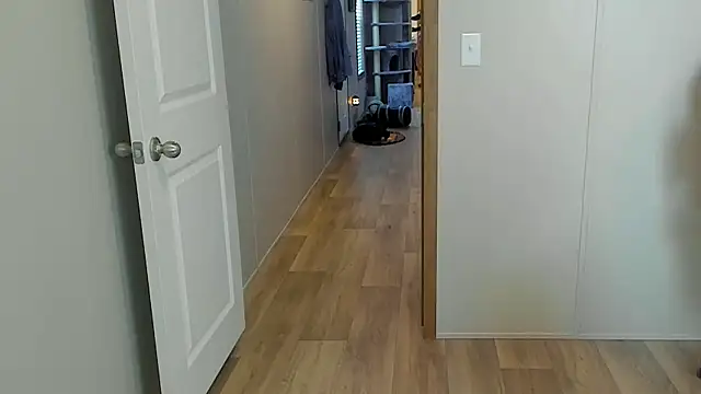 Allie Kat online show from 10-31-25, 05:20