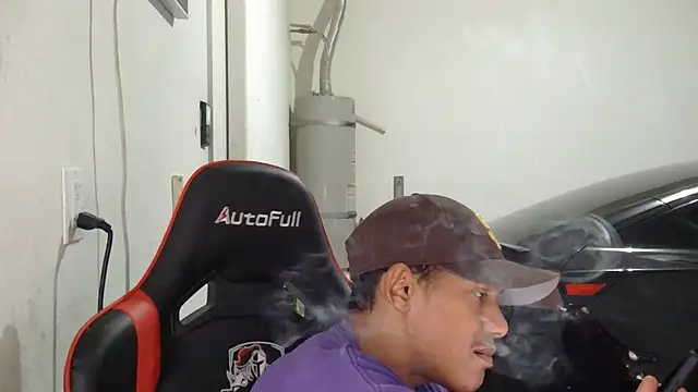 Snapshot of Gmajor chatting on 09-28-25, 02:40 Gmajor online show from 09-28-25, 02:40