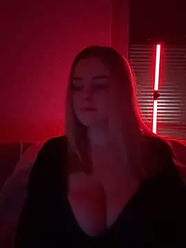 ItsLxsa online show from 04-11-26, 08:34