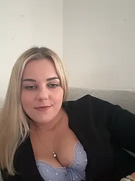 ItsLxsa online show from 07-23-26, 07:10