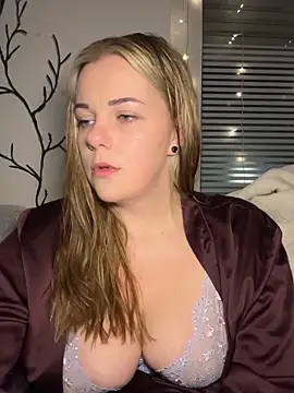 ItsLxsa online show from 10-04-25, 09:49